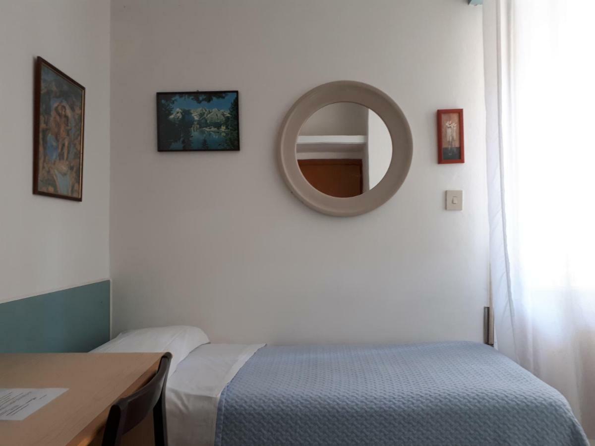 Hotel Villa Dina リド・ディ・イエゾロ エクステリア 写真