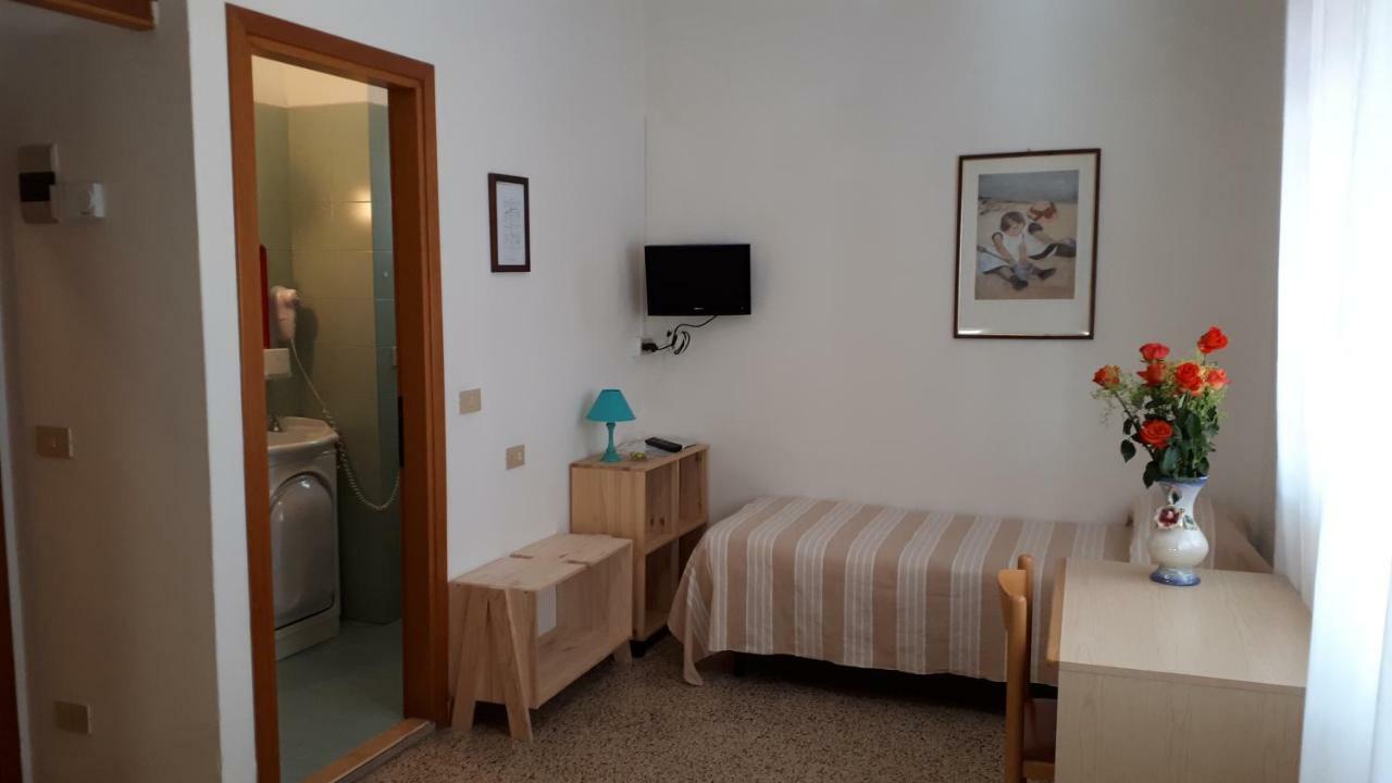 Hotel Villa Dina リド・ディ・イエゾロ エクステリア 写真