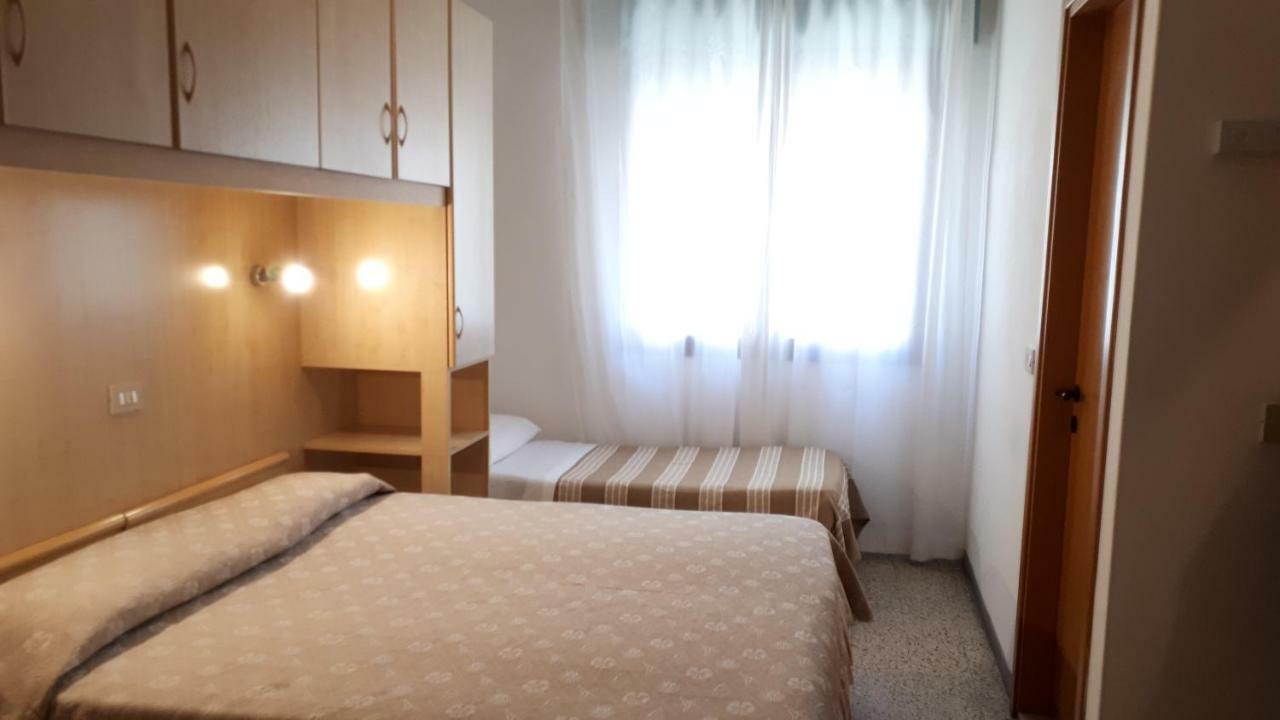 Hotel Villa Dina リド・ディ・イエゾロ エクステリア 写真