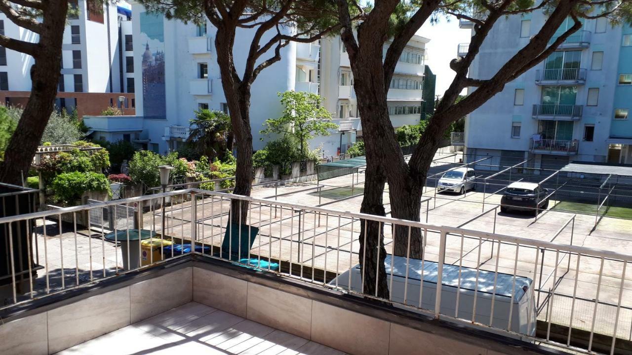 Hotel Villa Dina リド・ディ・イエゾロ エクステリア 写真